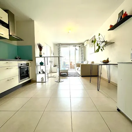 Modern Flat * Nice